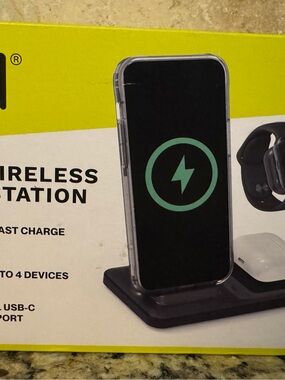4 in-1 Wireless Charging Station - Black